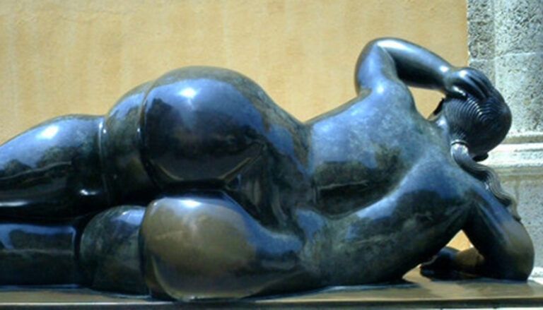 Hoy presentamos: jáculo, súrculo, edículo, tabernáculo escultura de Fernando Botero
